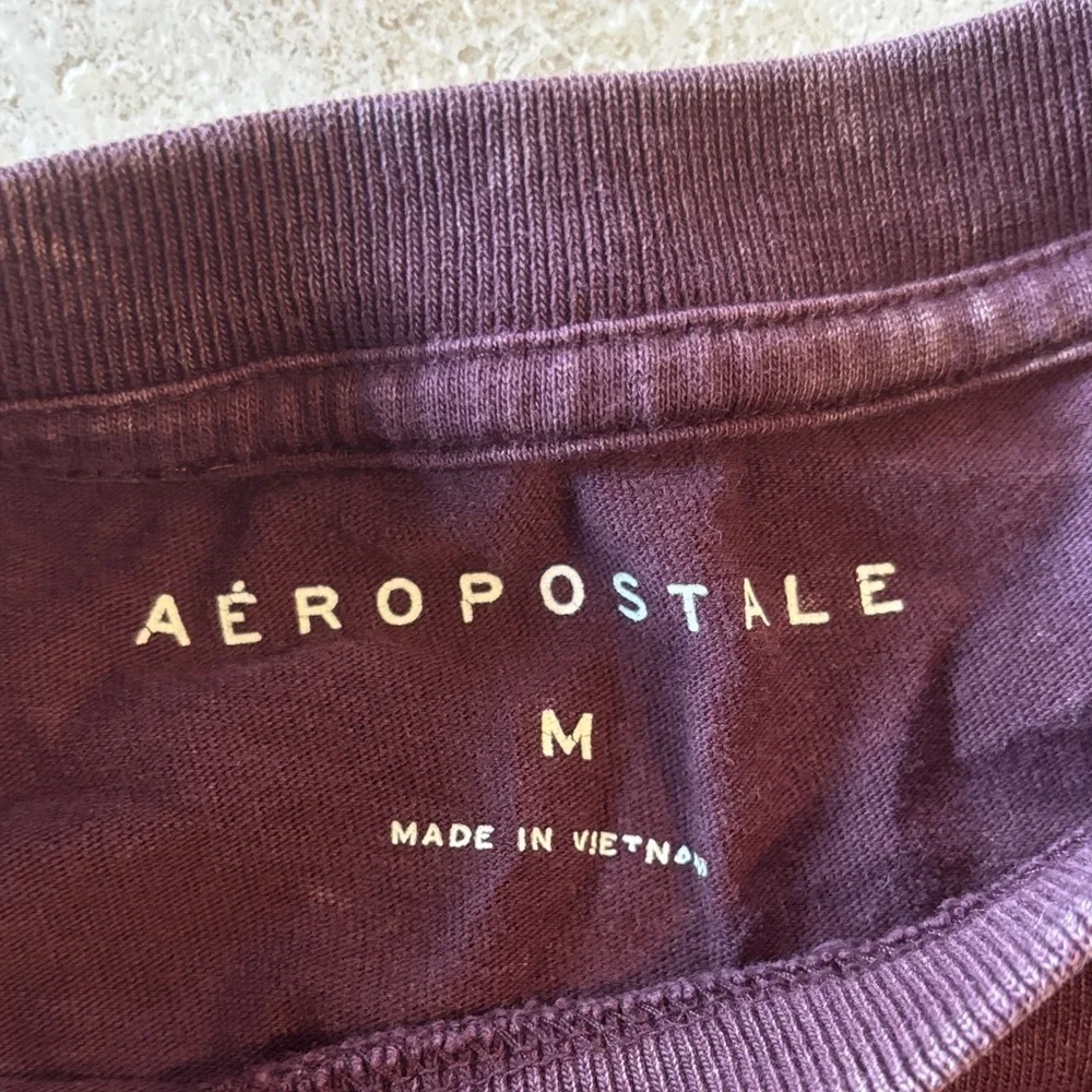 Aeropostale size Medium Men's Dark Purple‎ California Tee shirt